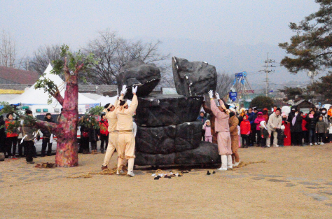 2014년 의림지동계민속대제전에 참여한 선돌제 시연팀 이미지