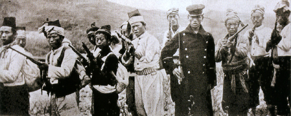 제천의병의 모습 (1907년 매켄지 촬영) 이미지