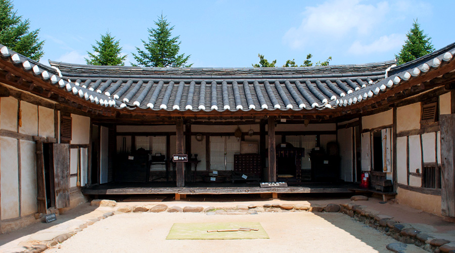 The old house in Dohwa-ri